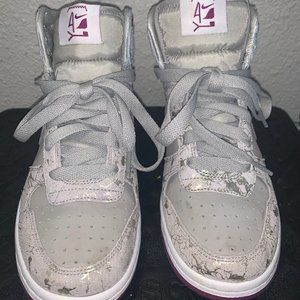 WOMEN'S BIG NIKE HIGH LE - Size 7